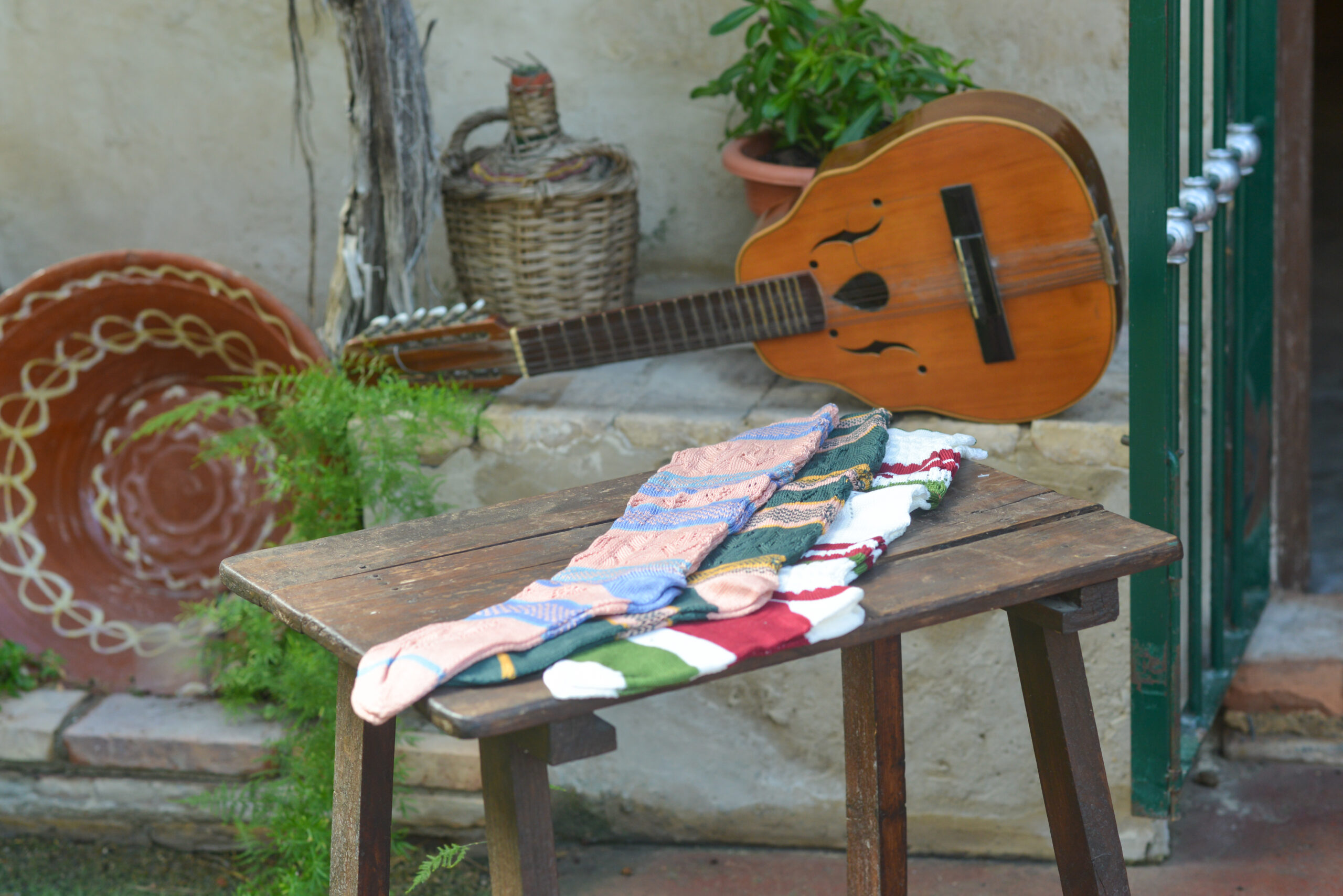 Calcetas rayadas. - Imagen 4