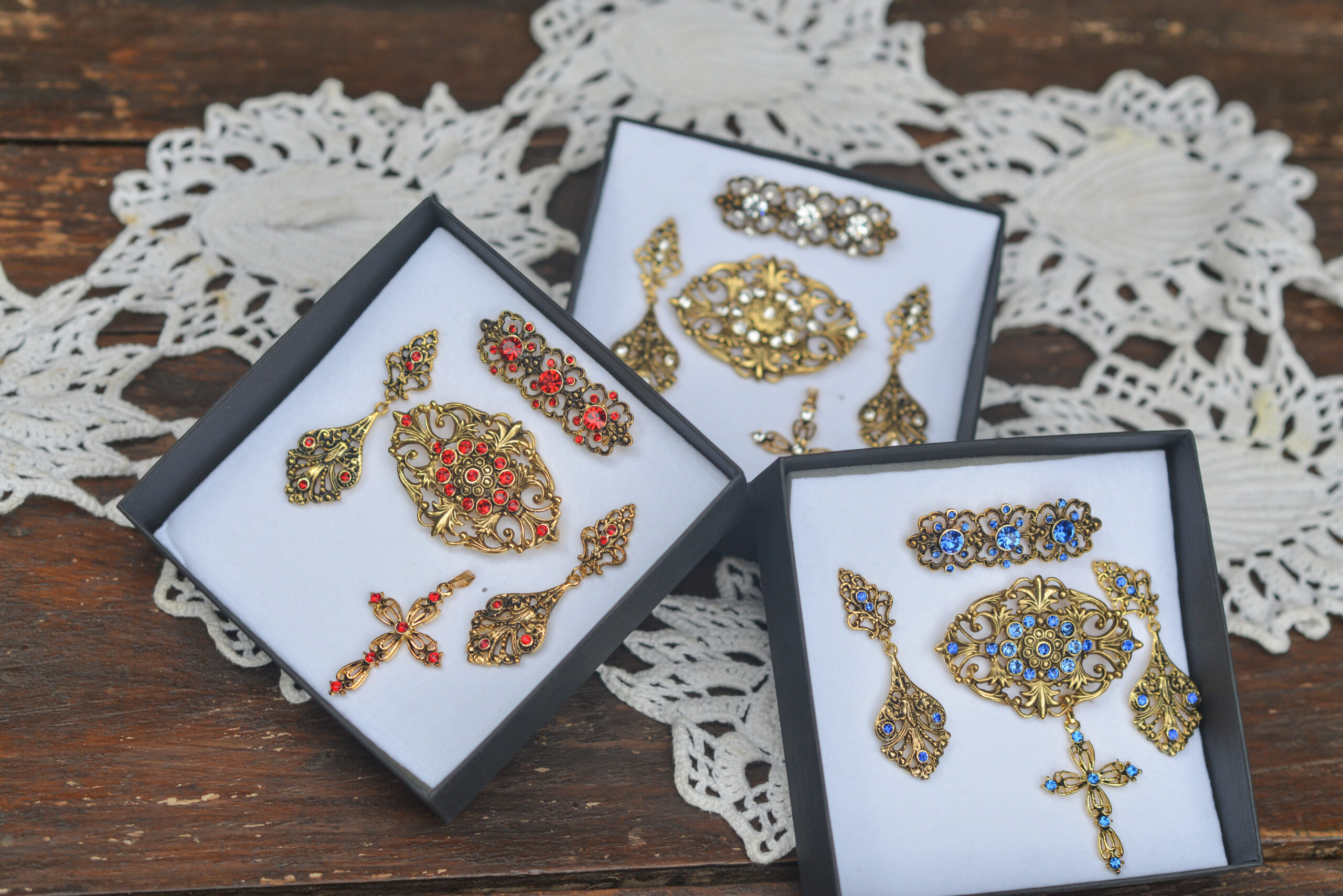 Bisuteria roja. - Imagen 2