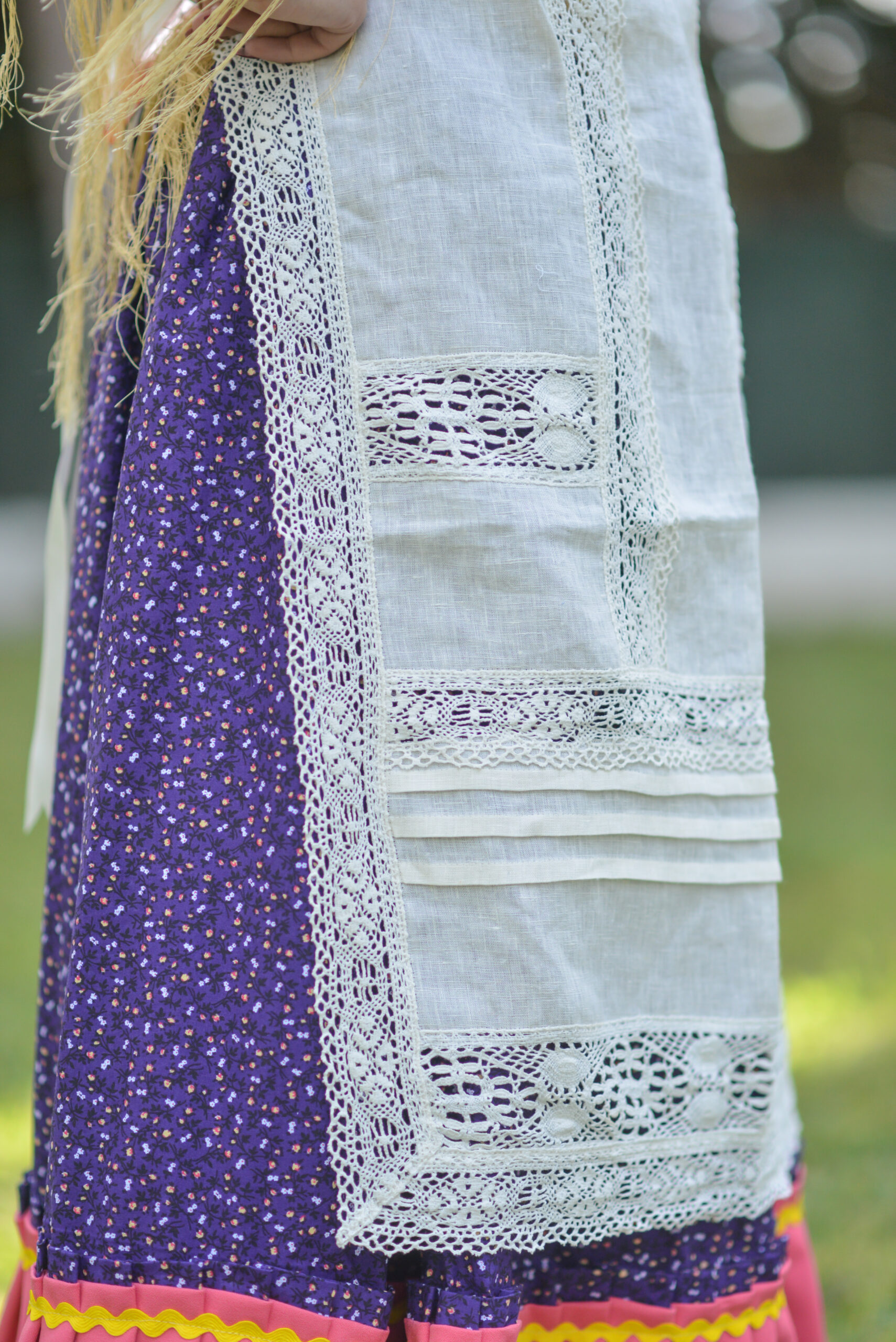 Delantal de hilo marfil. - Imagen 3