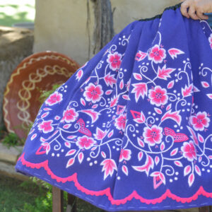 Refajo bordado a mano.