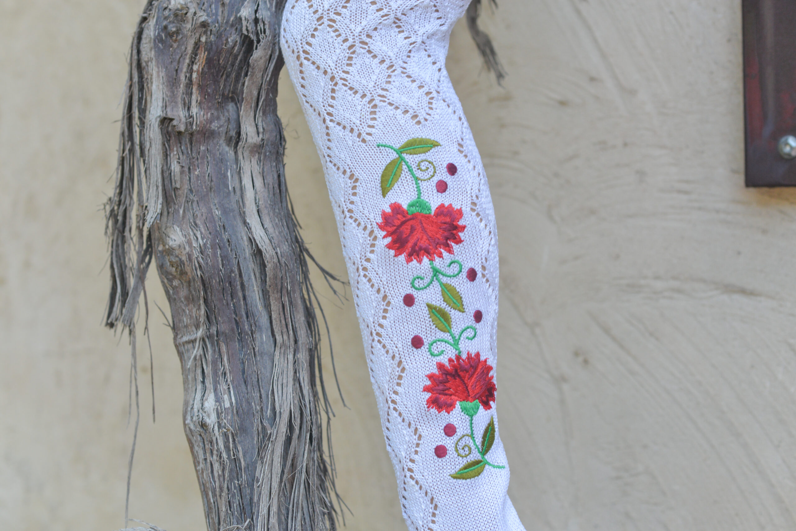 Media bordada. - Imagen 3