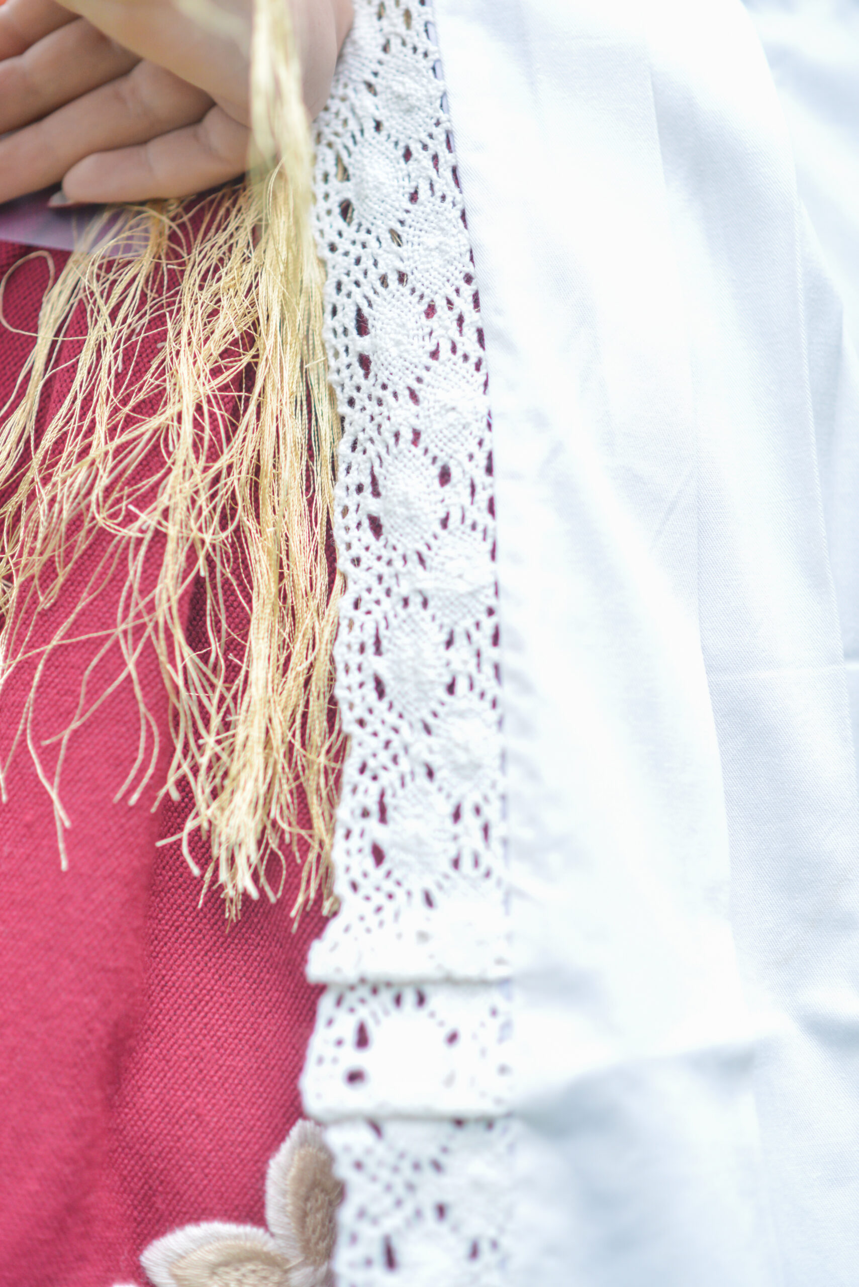 Delantal de lorzas marfil. - Imagen 2